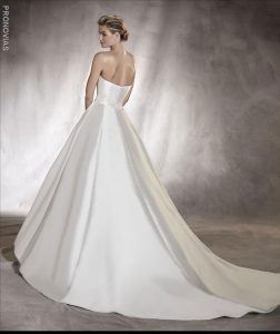 Pronovias Amanda Wedding Dress